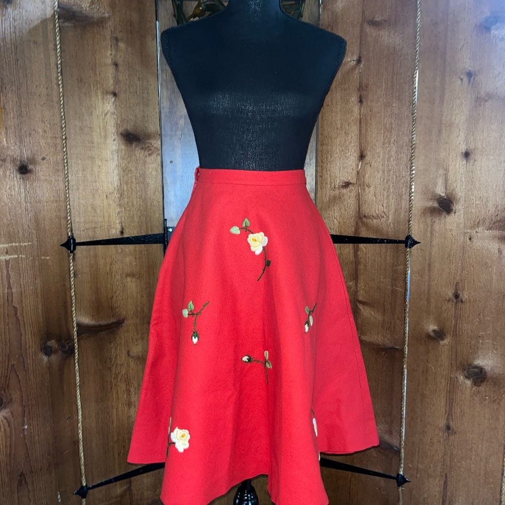 Elegant Red Floral Women's Skirt
